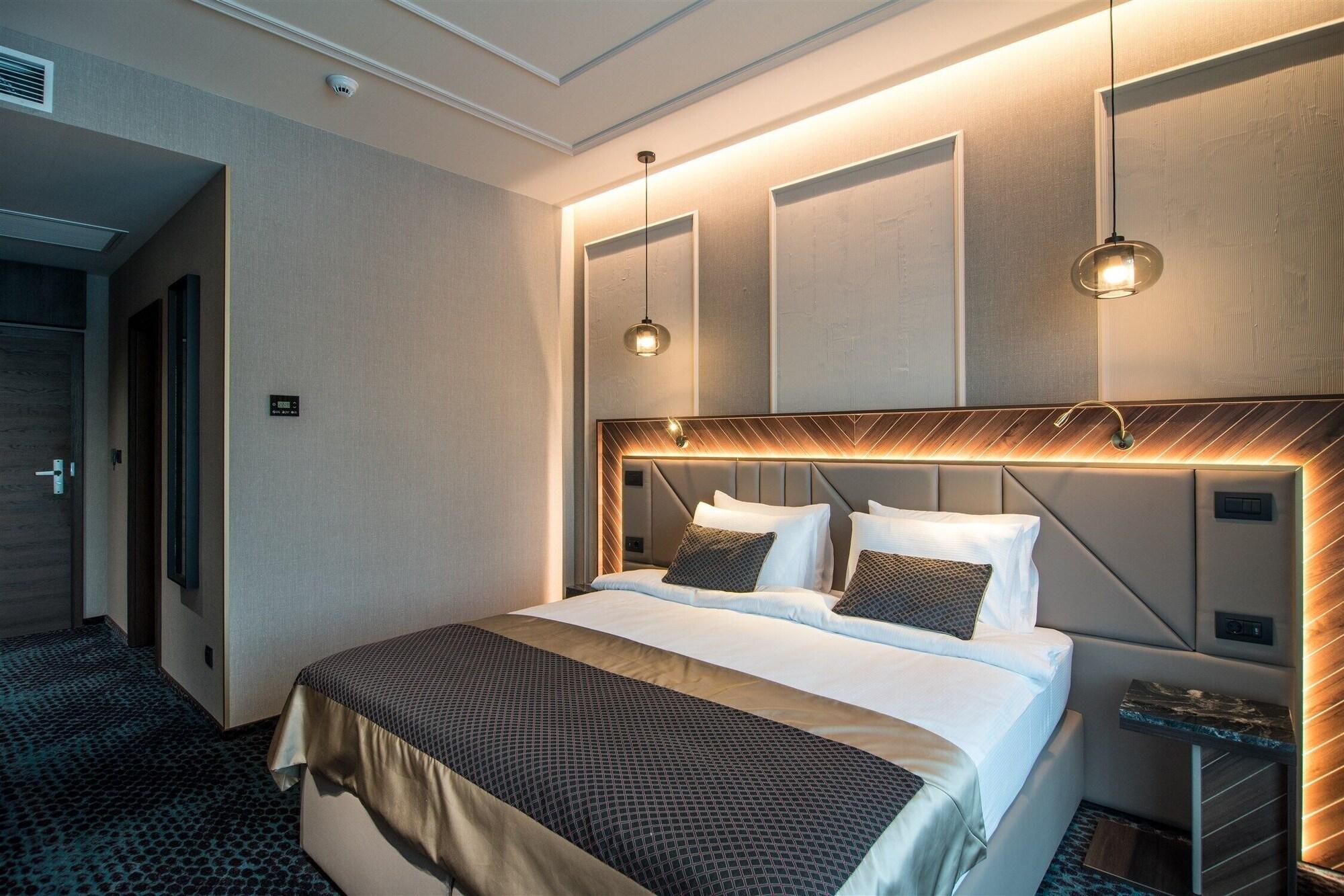 Sky Blue Hotel & Spa Paulesti  Exterior photo