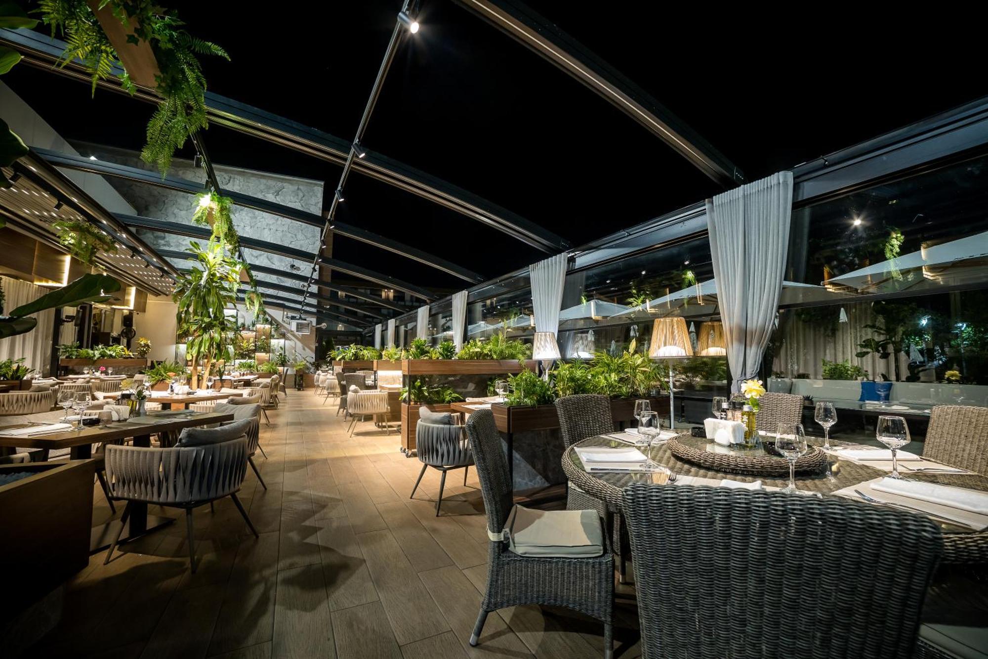 Sky Blue Hotel & Spa Paulesti  Exterior photo